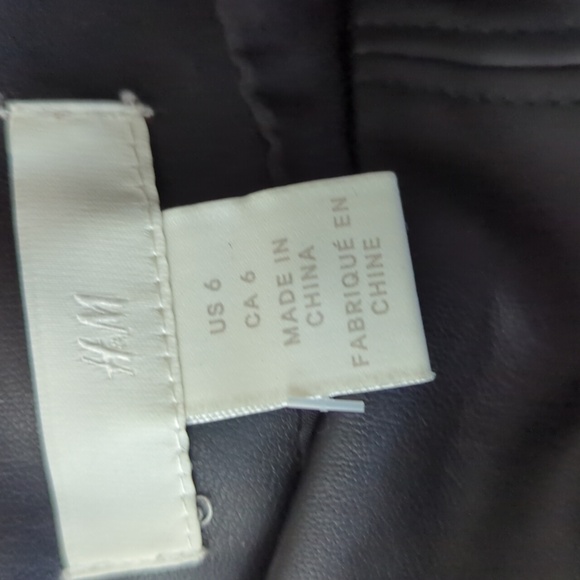 H&M Vegan Black Leather A Line Mini Skirt Size 6 - Picture 3 of 3